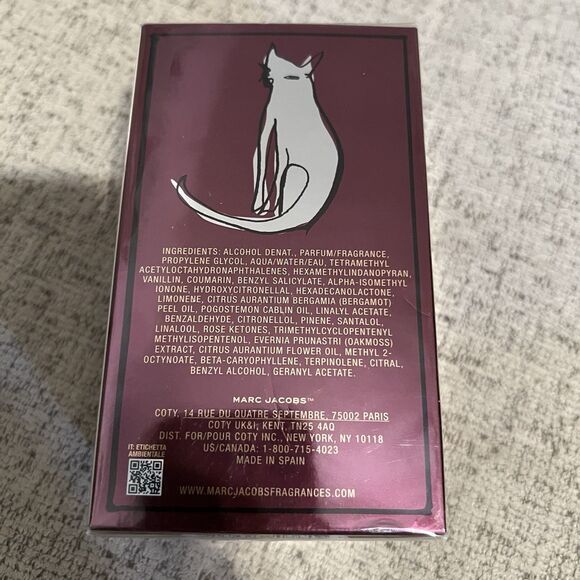 MARC JACOBS PERFECT ABSOLUTE EAU DE PARFUM SPRAY 1.6 Oz / 50 ml - Picture 2 of 4